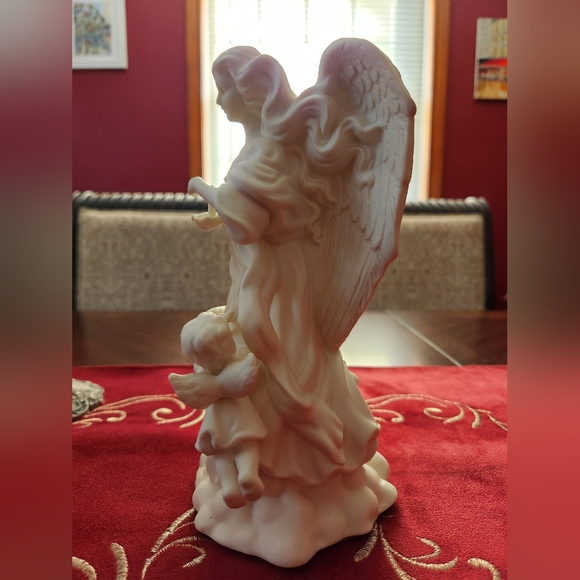 PartyLite P7713 Angel of Light w/ Two Cherubs, Stick Candle Holder - Picture 4 of 4